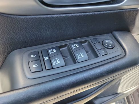 Used 2022 Chrysler Pacifica Limited w/ S Appearance Package FWD image 15