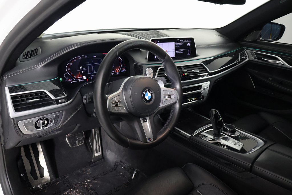 Used 2021 BMW 740i w/ M Sport Package RWD image 7