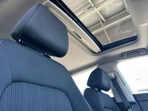 Used 2022 Honda Civic EX image 4