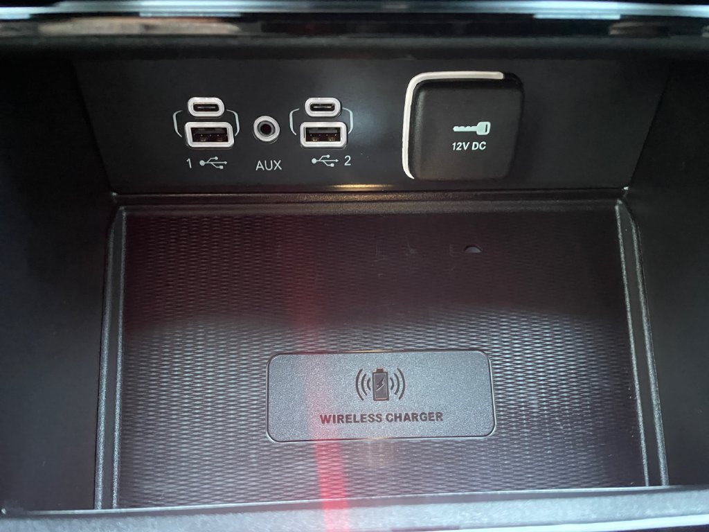 Used 2023 Jeep Grand Cherokee Altitude AWD/4WD image 39