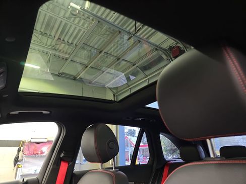 Certified 2022 Mercedes-Benz GLC 43 AMG 4MATIC image 32