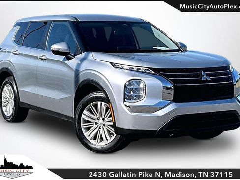 Used 2024 Mitsubishi Outlander ES FWD image 1