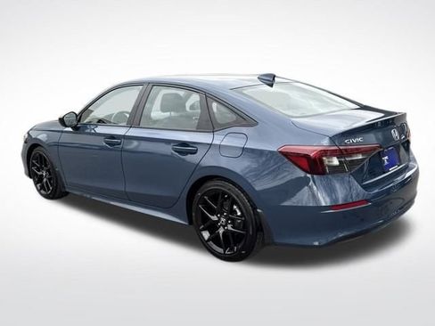 Used 2025 Honda Civic Sport image 3