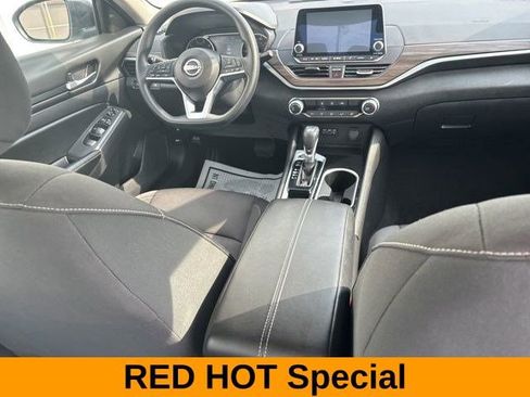 Used 2024 Nissan Altima 2.5 SV image 35