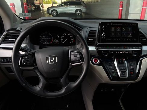 Used 2025 Honda Odyssey Touring image 16