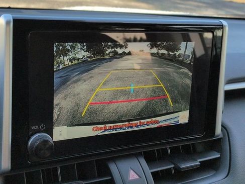 Used 2025 Toyota RAV4 XLE w/ Convenience Package FWD image 20