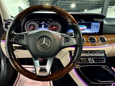 Used 2018 Mercedes-Benz E 400 4MATIC Wagon w/ Premium 1 Package image 17