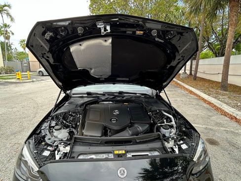 Used 2025 Mercedes-Benz C 300 4MATIC Sedan image 31