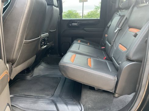 Used 2024 GMC Sierra 2500 AT4 w/ AT4 Premium Plus Package AWD/4WD image 11