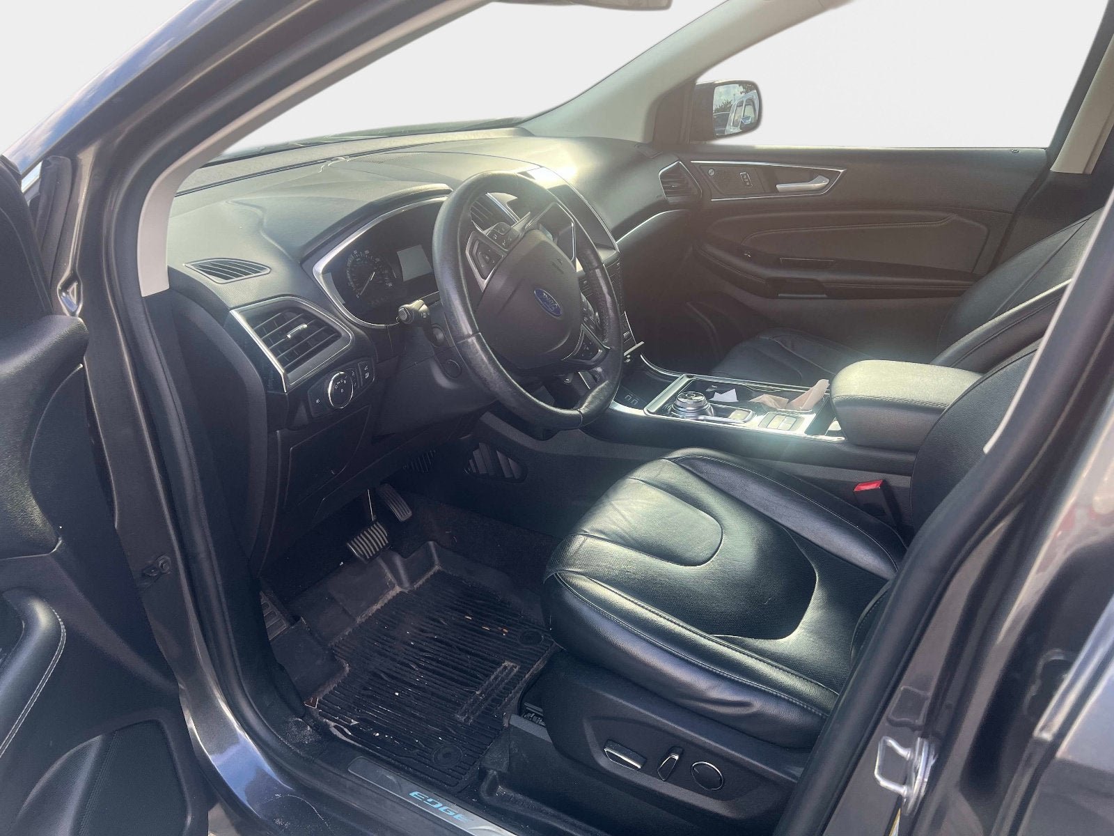 Used 2019 Ford Edge Titanium w/ Equipment Group 301A AWD/4WD image 13