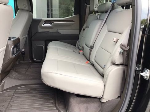 New 2026 GMC Sierra 1500 SLT w/ SLT Convenience Package image 23