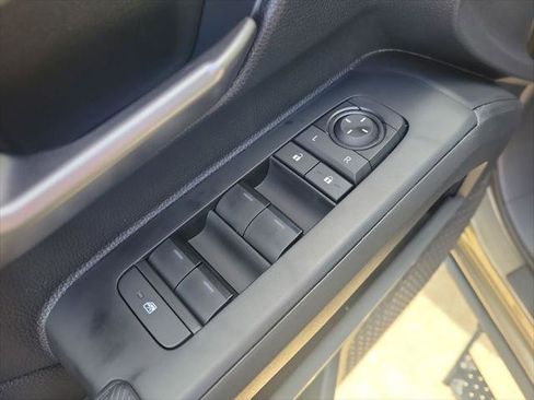 Certified 2025 Toyota Tacoma TRD Off-Road image 12