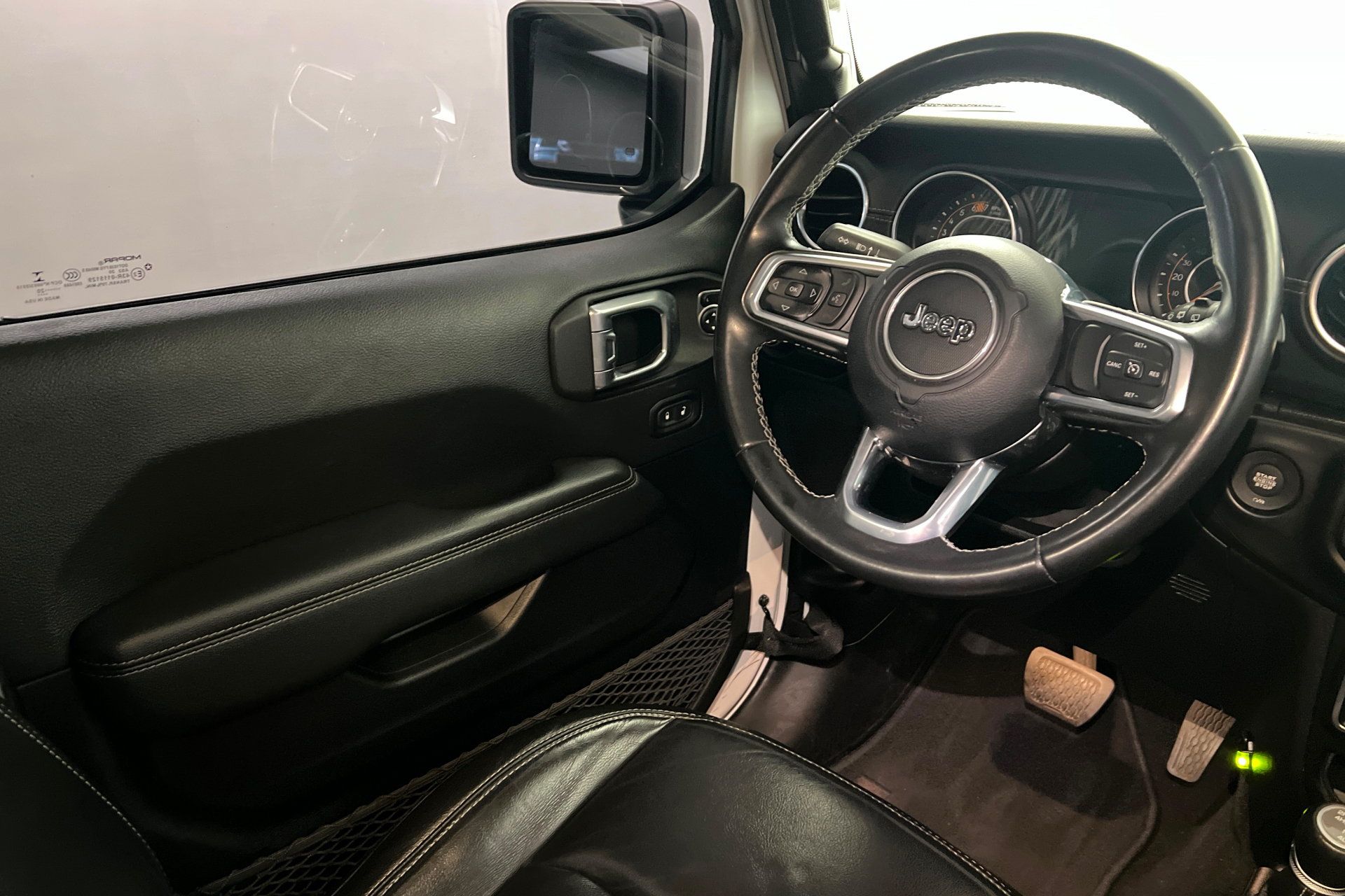 Used 2020 Jeep Wrangler Unlimited Sahara AWD/4WD image 12