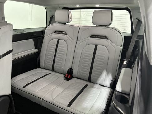 Used 2023 Rivian R1S Adventure image 22