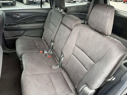 Used 2022 Honda Pilot Sport image 11