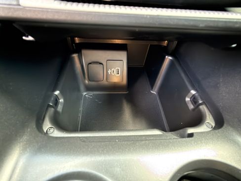 Used 2025 Ford Explorer ST AWD/4WD image 30