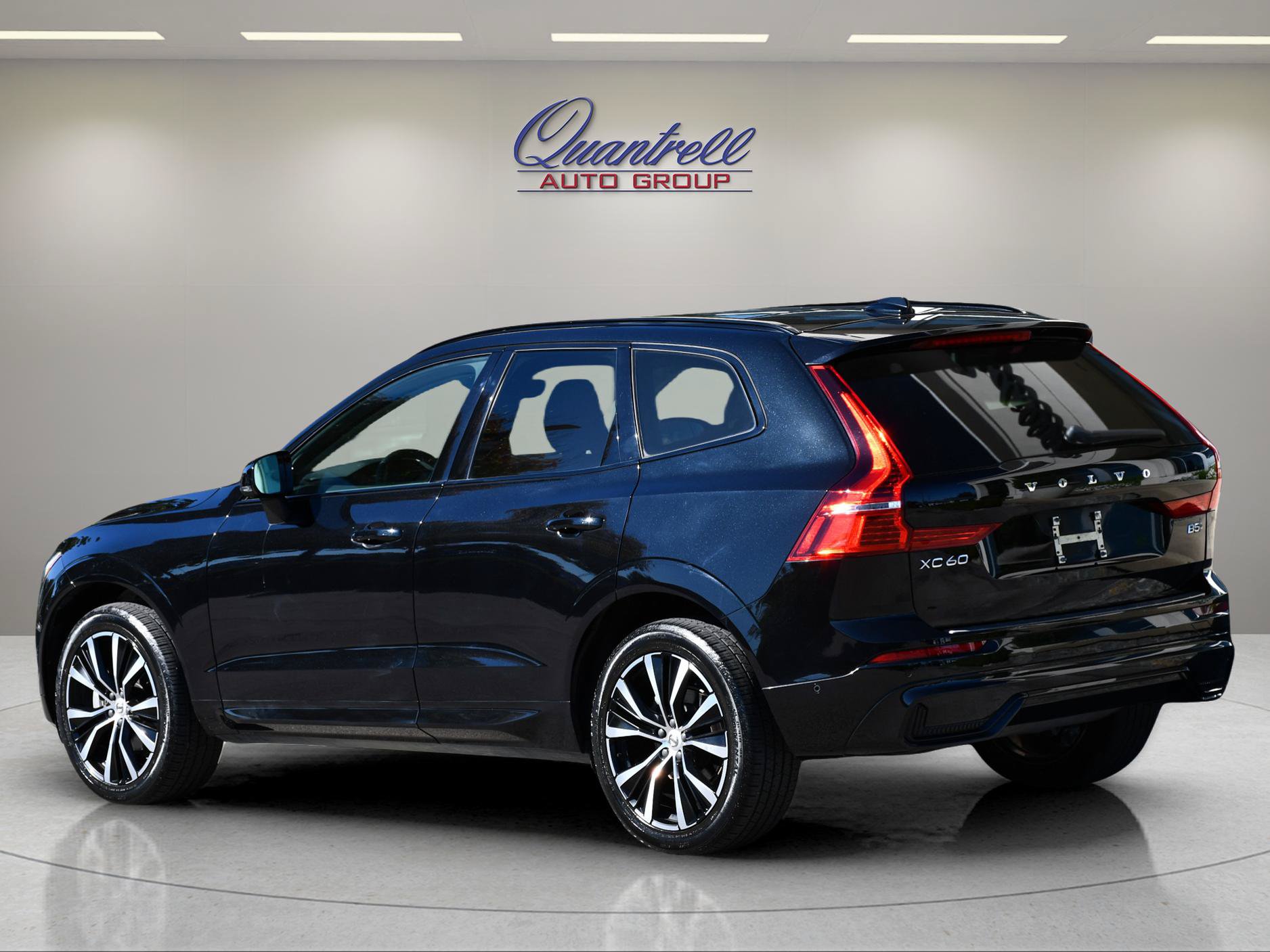 Certified 2024 Volvo XC60 B5 Plus w/ Protection Package Premier AWD/4WD image 6