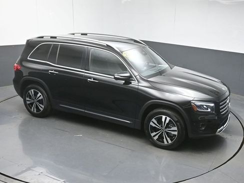 Used 2025 Mercedes-Benz GLB 250 image 42
