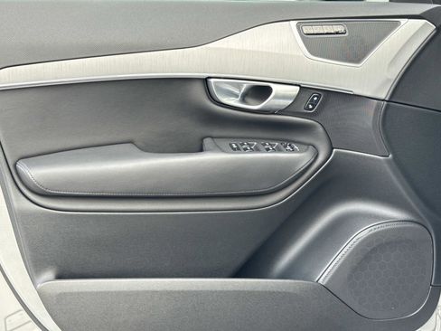 Used 2024 Volvo XC90 B5 Core w/ Protection Package Premier image 17