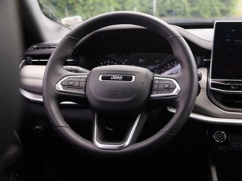 Used 2025 Jeep Compass Limited AWD/4WD image 22