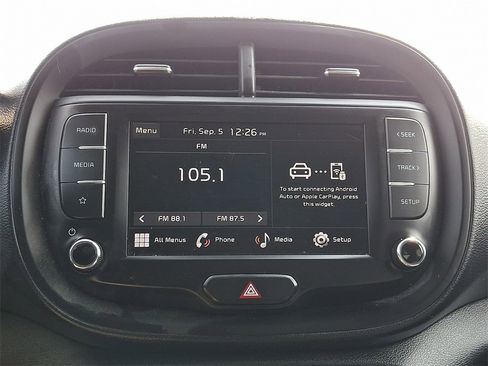 Used 2023 Kia Soul LX image 16