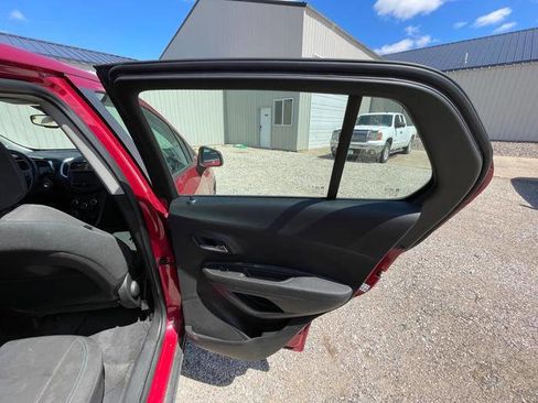 Used 2015 Chevrolet Trax LS AWD/4WD image 27
