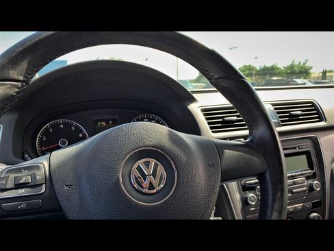Used 2014 Volkswagen Passat 1.8T Wolfsburg Edition FWD image 9