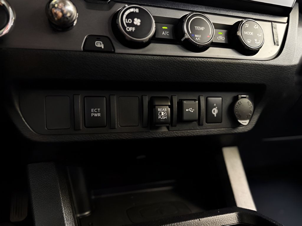 Used 2020 Toyota Tacoma TRD Sport RWD image 11