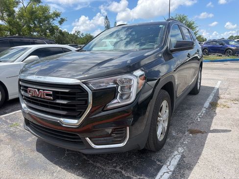 Used 2023 GMC Terrain SLE w/ Driver Convenience Package AWD/4WD image 4