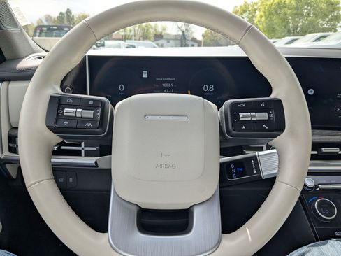 Used 2025 Hyundai Santa Fe Limited AWD/4WD image 20