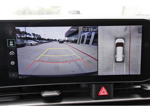 Used 2025 Kia Carnival SX w/ SX Dark Edition Package FWD image 25