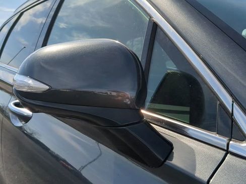 Used 2023 Hyundai Santa Fe SEL w/ Premium Package image 11