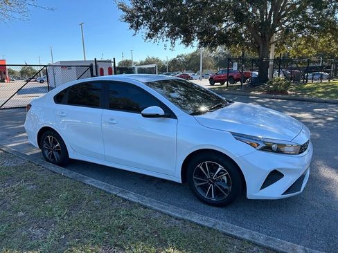 Used 2024 Kia Forte LXS w/ LXS Technology Package image 7