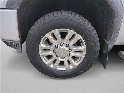 Used 2023 GMC Sierra 3500 Denali w/ Denali Ultimate Package image 12