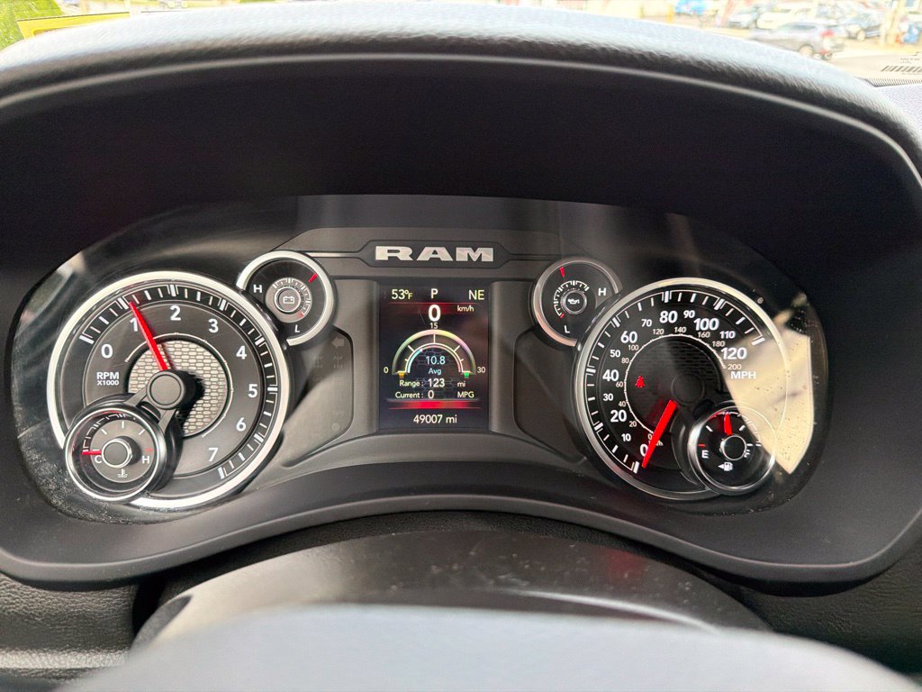 Used 2022 RAM 2500 Tradesman w/ Chrome Appearance Group AWD/4WD image 6