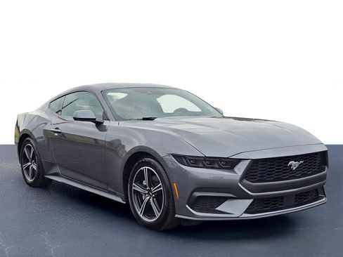 Used 2025 Ford Mustang EcoBoost image 5