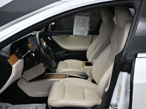 Used 2020 Tesla Model S Long Range Plus image 16
