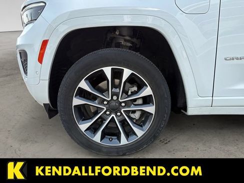 Used 2022 Jeep Grand Cherokee Overland AWD/4WD image 9