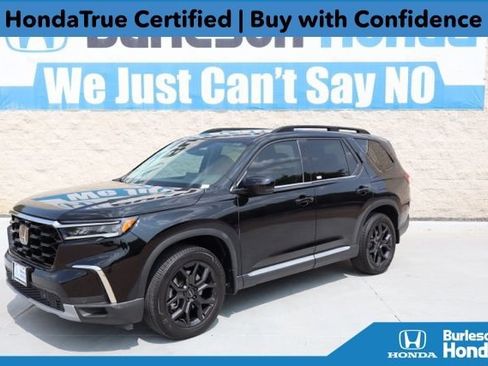 Used 2025 Honda Pilot Touring image 1