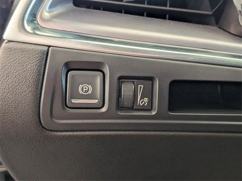 Used 2022 Cadillac XT5 Luxury image 26