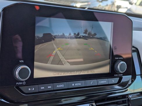 New 2025 Nissan Pathfinder SV image 12