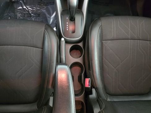 Used 2021 Chevrolet Trax LT w/ Driver Confidence Package image 13