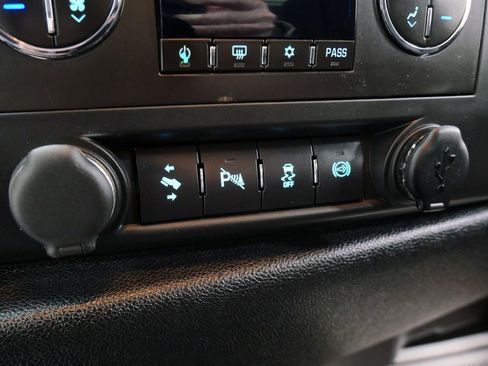 Used 2013 Chevrolet Silverado 2500 LT w/ Interior Plus Package image 31