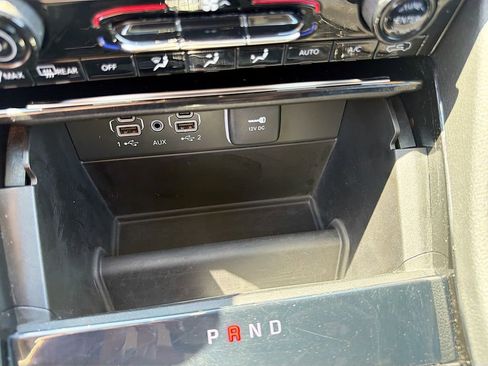 Used 2023 Jeep Grand Cherokee L Limited w/ Black Appearance Package image 30