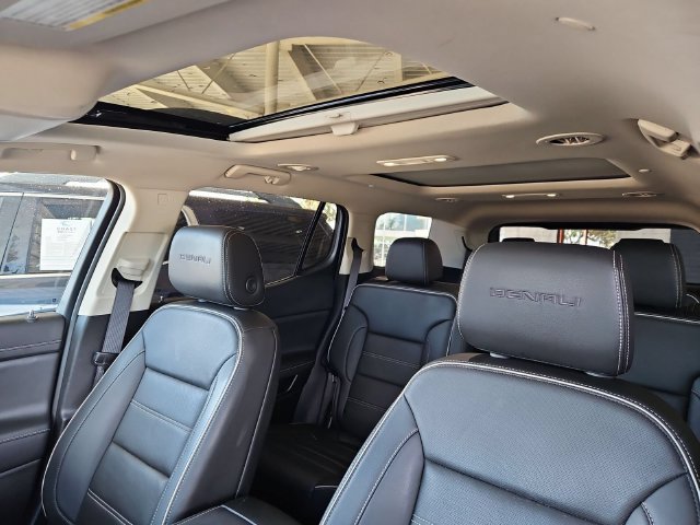 Certified 2023 GMC Acadia Denali w/ Denali Ultimate Package FWD image 24