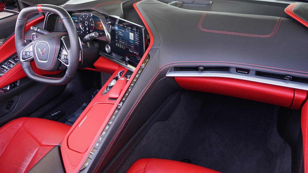 Used 2021 Chevrolet Corvette Stingray Premium Conv w/ Z51 Performance Package RWD image 11