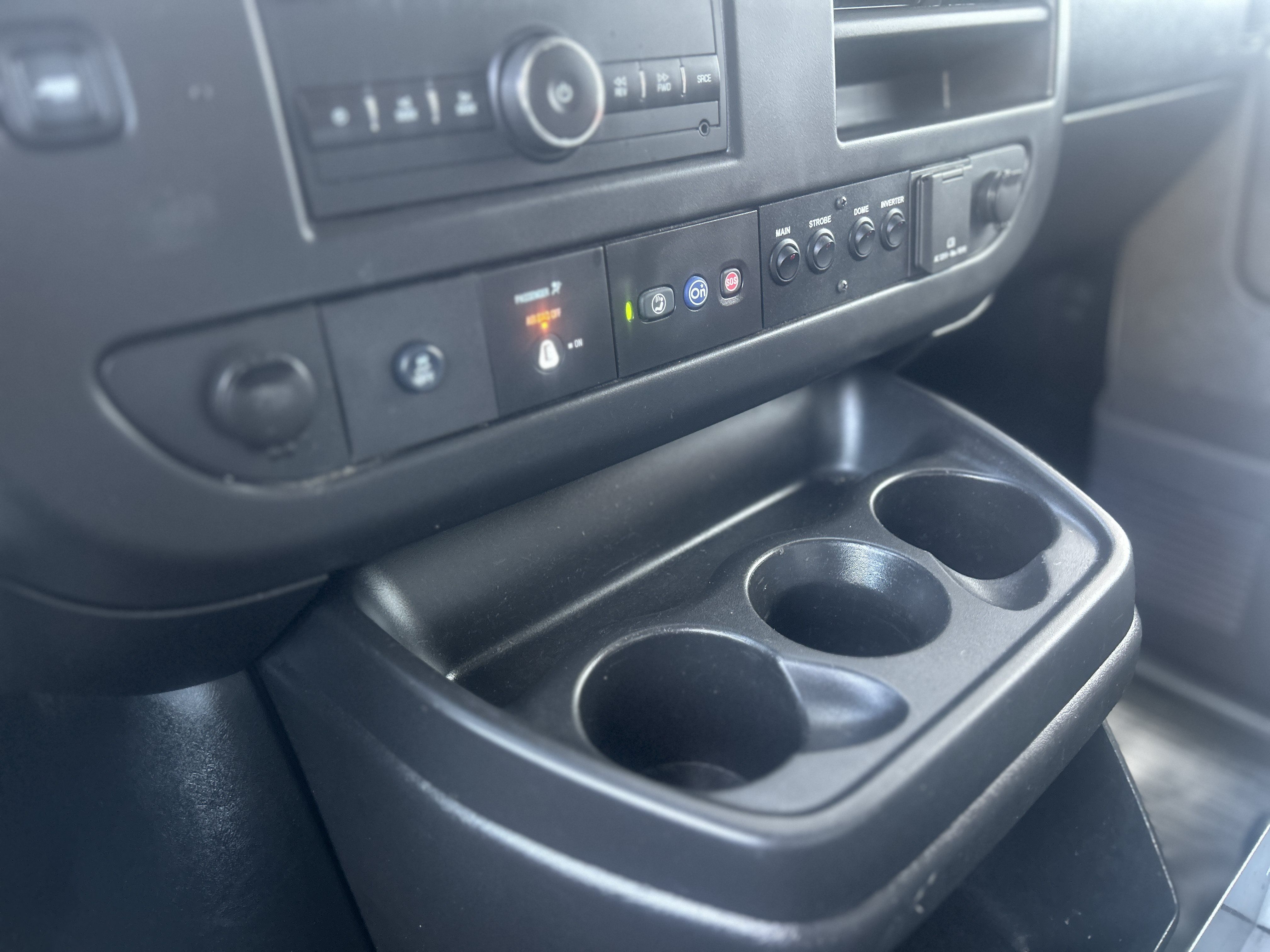 Used 2017 Chevrolet Express 2500 RWD image 10