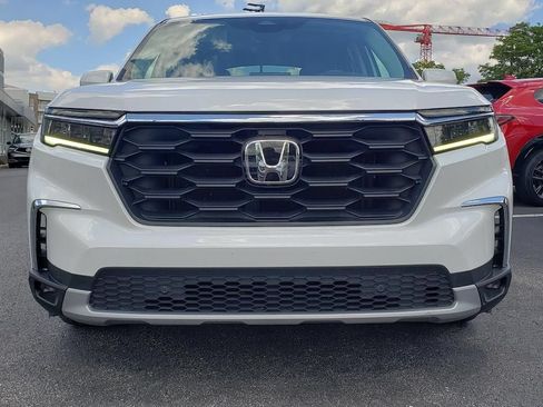 Used 2025 Honda Pilot EX-L image 2