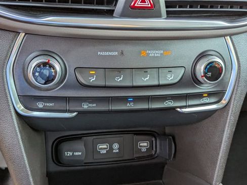 Used 2020 Hyundai Santa Fe SE image 24