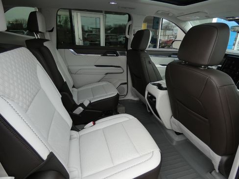 Used 2025 GMC Acadia Denali w/ Super Cruise Package AWD/4WD image 17